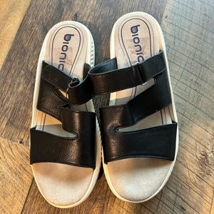 Bionica Womens 8.5 AVOCA Black Leather Slide Sandals Comfort Shoes B10014721